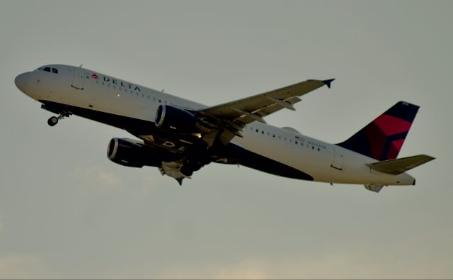 Airbus A320 (N376NW) - 5/7/23 