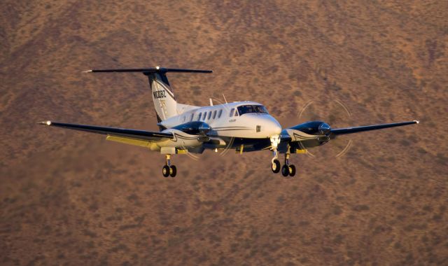 Beechcraft Super King Air 300 (N100BZ)