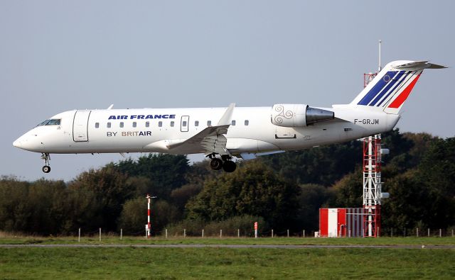 Canadair Regional Jet CRJ-100 (F-GRJM) - Canadair Regional Jet CRJ-100ER, Brest-Guipavas Airport (LFRB-BES)