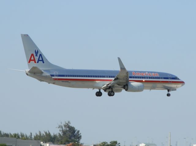 Boeing 737-800 (N906NN)