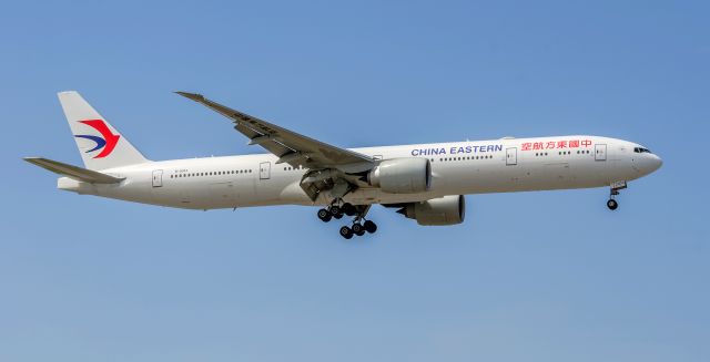 Boeing 777-200 (B-2003) - B-2003 first visit Toronto