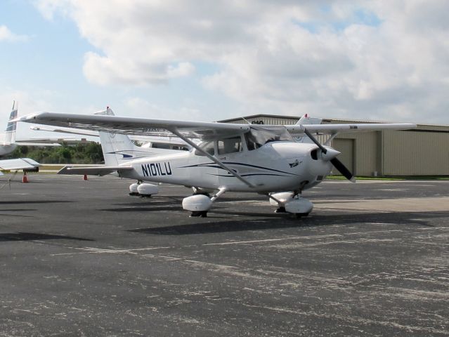 Cessna Skyhawk (N101LU)