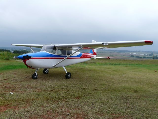 Cessna Skyhawk (N7155A) - N7155A the day of completion of annual and paint at Neils sky ranch 09-14-2009