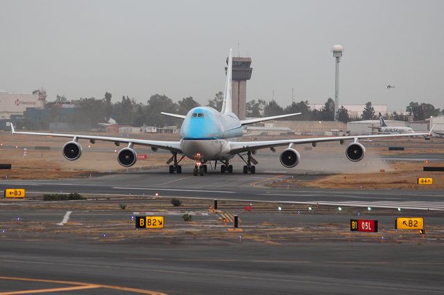 Boeing 747-400 (PH-BFI)