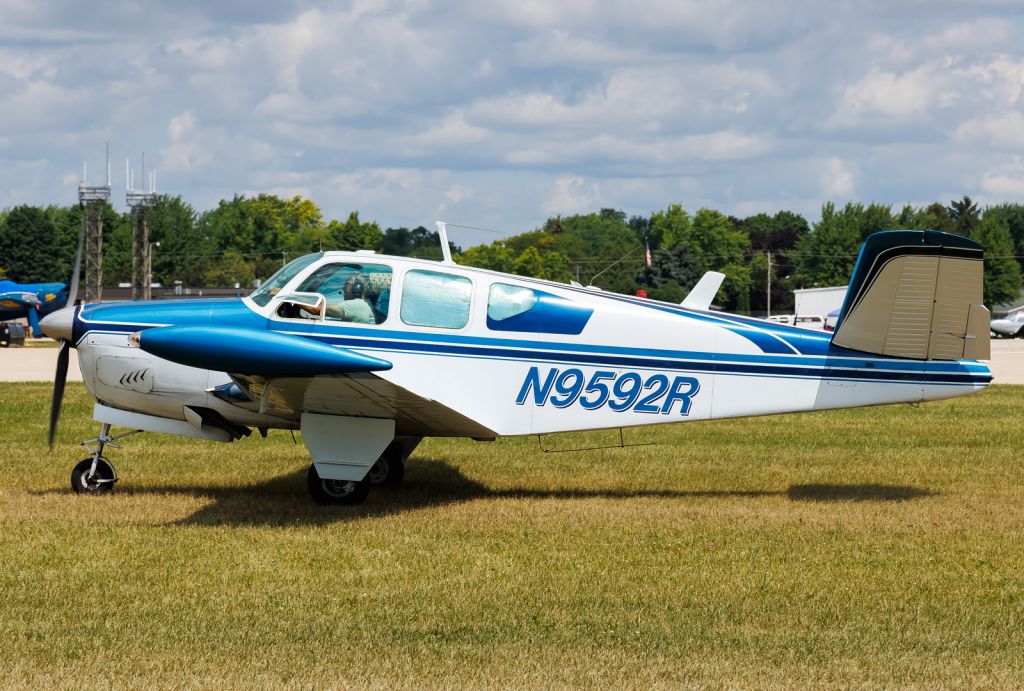 Beechcraft 35 Bonanza (N9592R)