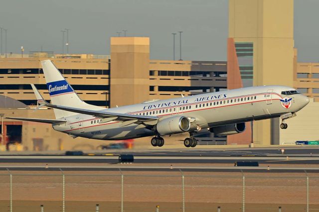 Boeing 737-900 (N75435) - United 737-924 N75435 Continental heritage at Phoenix Sky Harbor on December 27, 2017. 