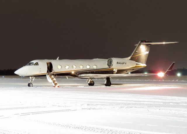 Gulfstream Aerospace Gulfstream IV (LXJ455) - LXJ455 with early morning snow. 