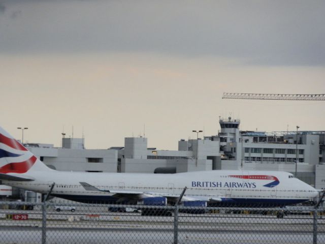 Boeing 747-400 (G-CIVN)