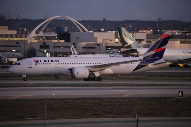 Boeing 787-8 (CC-BBA)
