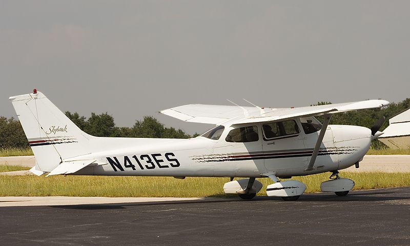 Cessna Skyhawk (N413ES)