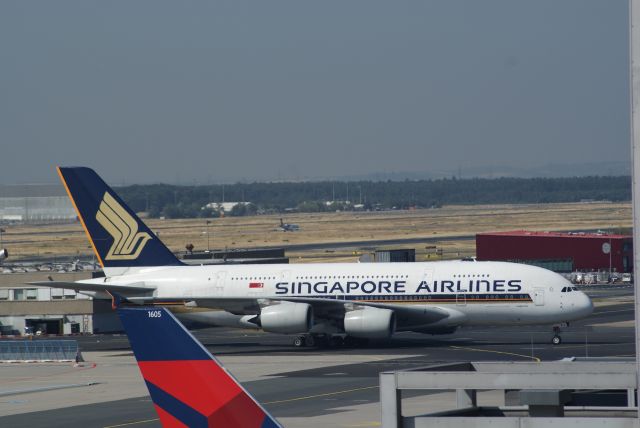 Airbus A380-800 (9V-SKJ) - Singapore Airlines A380-841 cn045