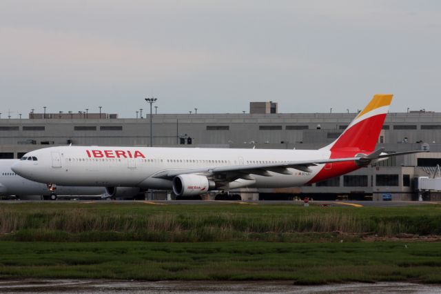 Airbus A330-300 (EC-LZJ)