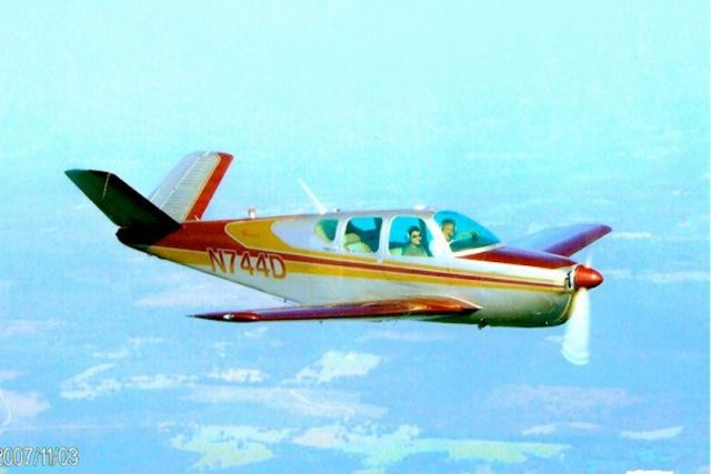 Beechcraft 35 Bonanza (N744D)