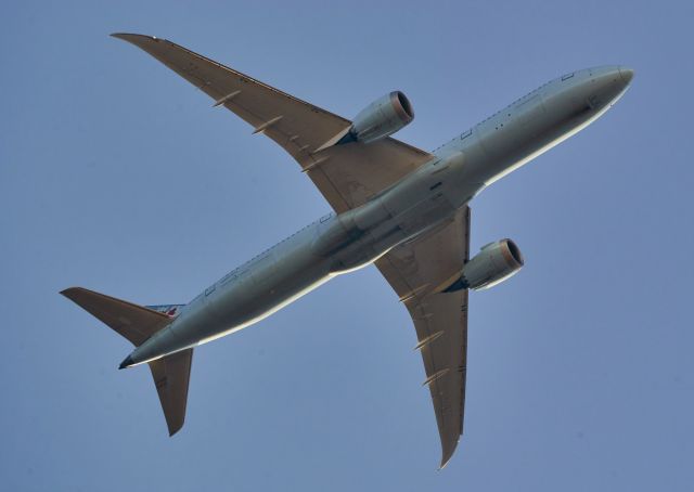 Boeing 787-9 Dreamliner (C-FGEI) - Overhead at Laird and Eglinton, Toronto