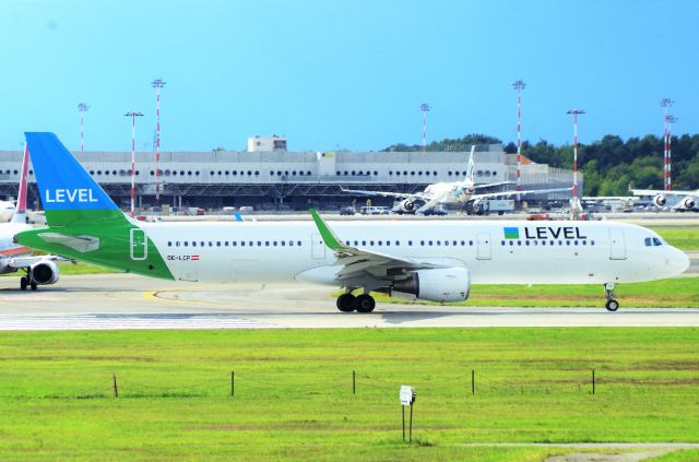 Airbus A321 (OE-LCP)