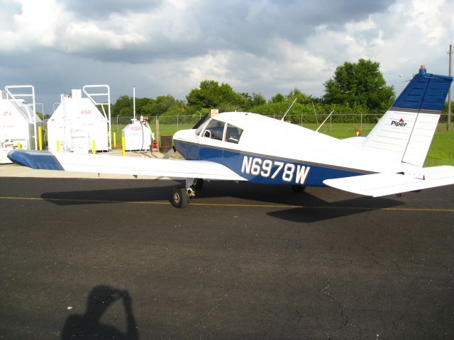 Piper Cherokee (N6978W)