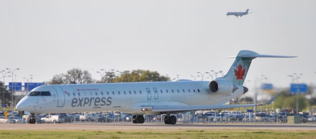 Canadair Regional Jet CRJ-900 (C-GJAZ)