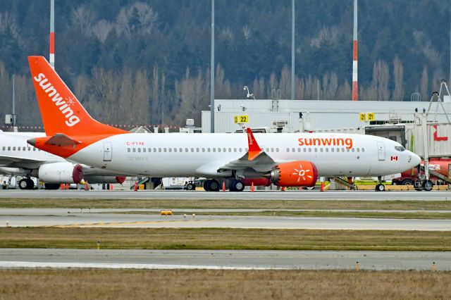 Boeing 737 MAX 8 (C-FTXE)