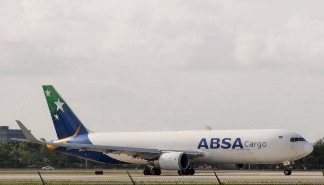 BOEING 767-300 (PR-ABB)