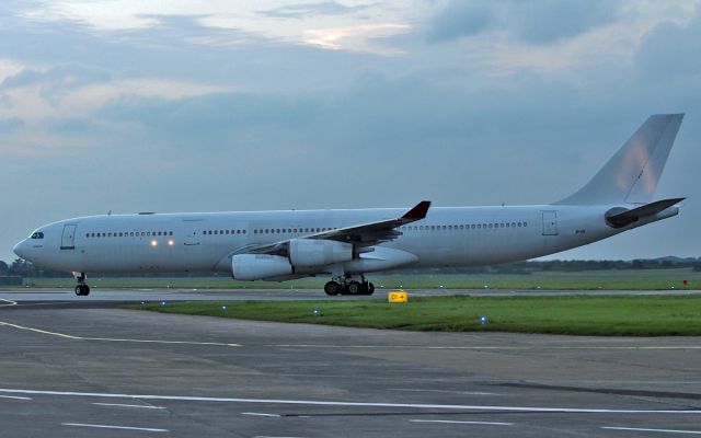 Airbus A340-300 (4R-ADA) - sri lankan a340 4r-ada arriving in shannon this evening from colombo in srilanka for crew rest before it continues on to kemble airport in the uk for parting-out and scrap 9/9/15.