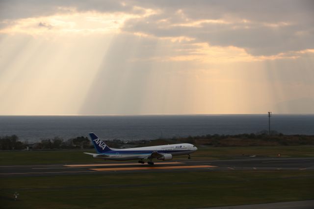 BOEING 767-300 (JA8578) - 31 October 2015:HND-HKD.