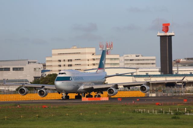 Boeing 747-400 (B-HOR)