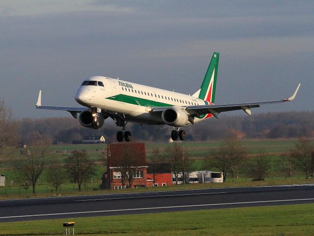 Embraer ERJ-190 (EI-RNC) - From Roma Italy LIRF