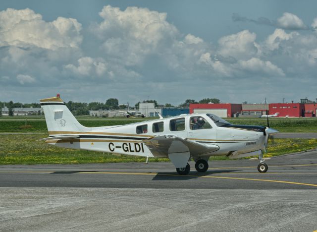 Beechcraft Bonanza (36) (C-GLDI)