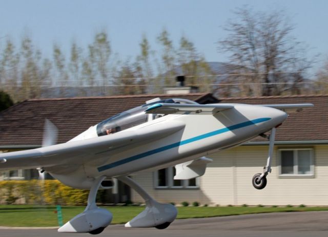 RUTAN Long-EZ (N821RP) - Long-EZ
