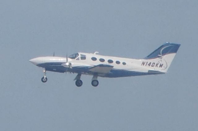 Cessna 421 (N140KM)