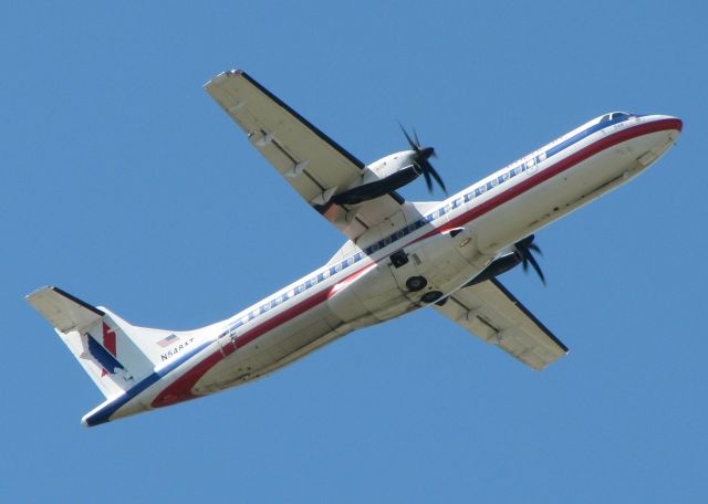 ATR ATR-72 (N548AT) - Off of runway 32 at the Shreveport Regional airport.