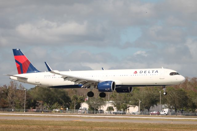 Airbus A321neo (N517DN) - Delta Flight 2474 arrives on Runway 6 at Southwest Florida International Airport following flight from Boston-Logan International Airport (12/16/24)