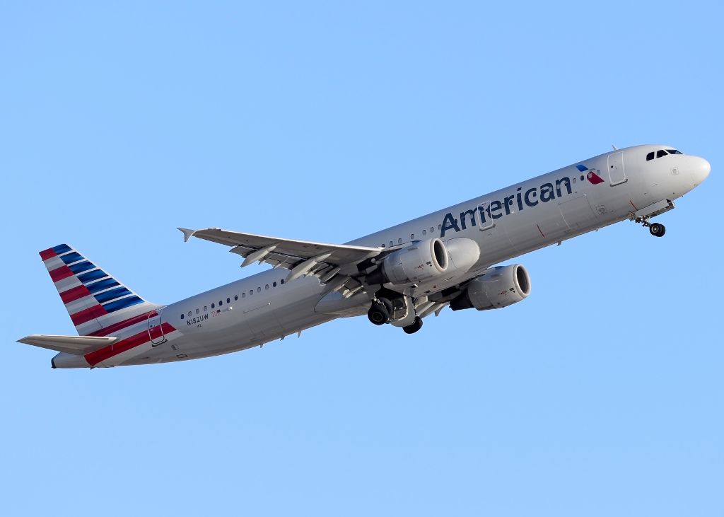 Airbus A321 (N182UW)