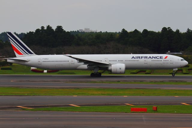 BOEING 777-300ER (F-GSQJ)