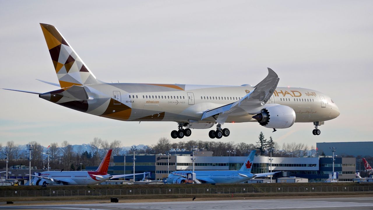 Boeing 787-9 Dreamliner (A6-BLK) - BOE102 on final to Rwy 16R to complete a B1 flight on 1.6.17. (ln 520 / cn 39654).