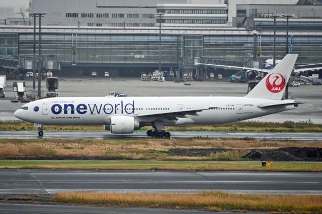 Boeing 777-200 (JA708J)