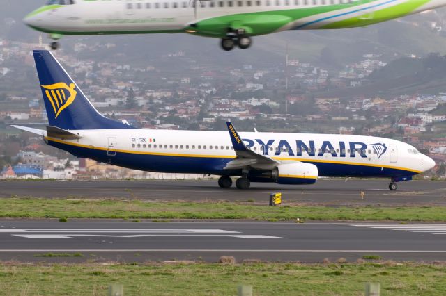 Boeing 737-800 (EI-FZC)