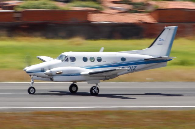 Beechcraft King Air 90 (PT-OIZ)