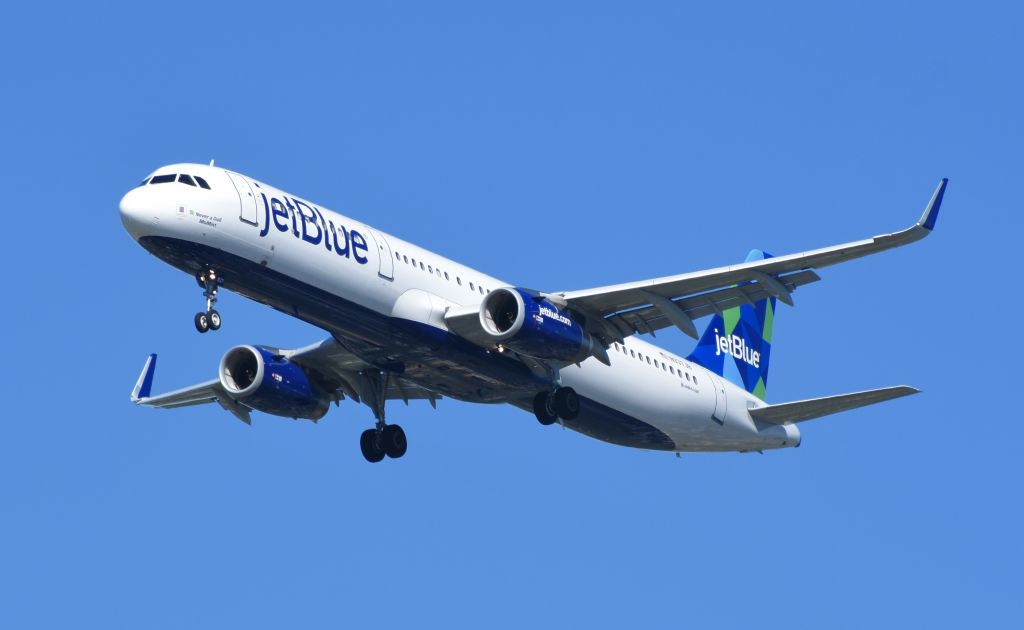 Airbus A321 (N937JB) - jetBlue A321 on short final at JFK