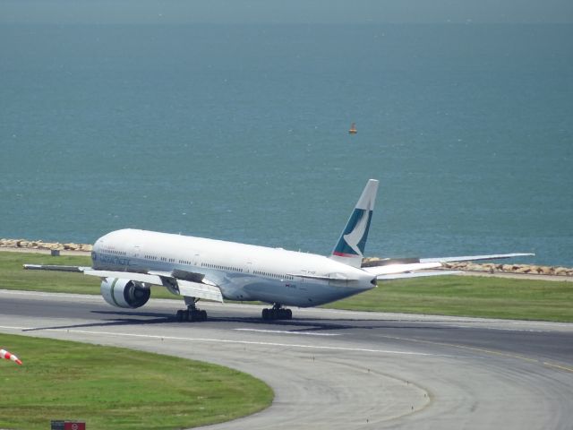 BOEING 777-300ER (B-KQP)