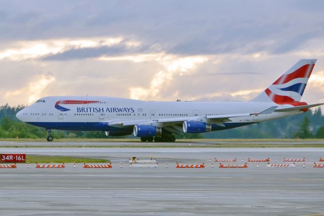 Boeing 747-400 (G-BNLU)