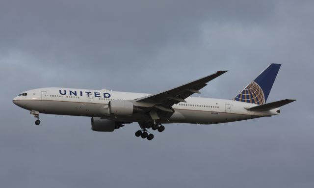 Boeing 777-200 (N784UA) - One of two United B777s to diver to BOS from IAD on 1/1/16 for fuel/crew change.