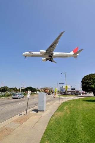 KLAX —