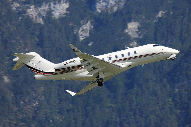 Canadair Challenger 350 (CS-CHE)