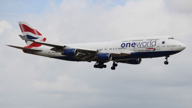 Boeing 747-400 (G-CIVP)