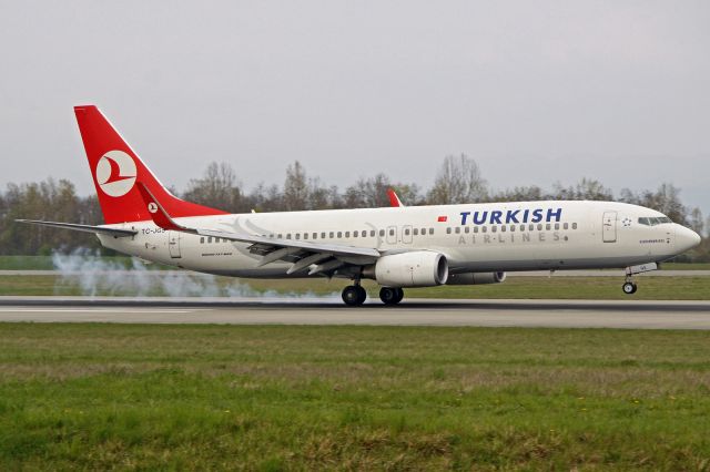 Boeing 737-800 (TC-JGS)