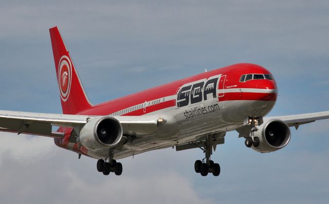 BOEING 767-300 (YV-528T)