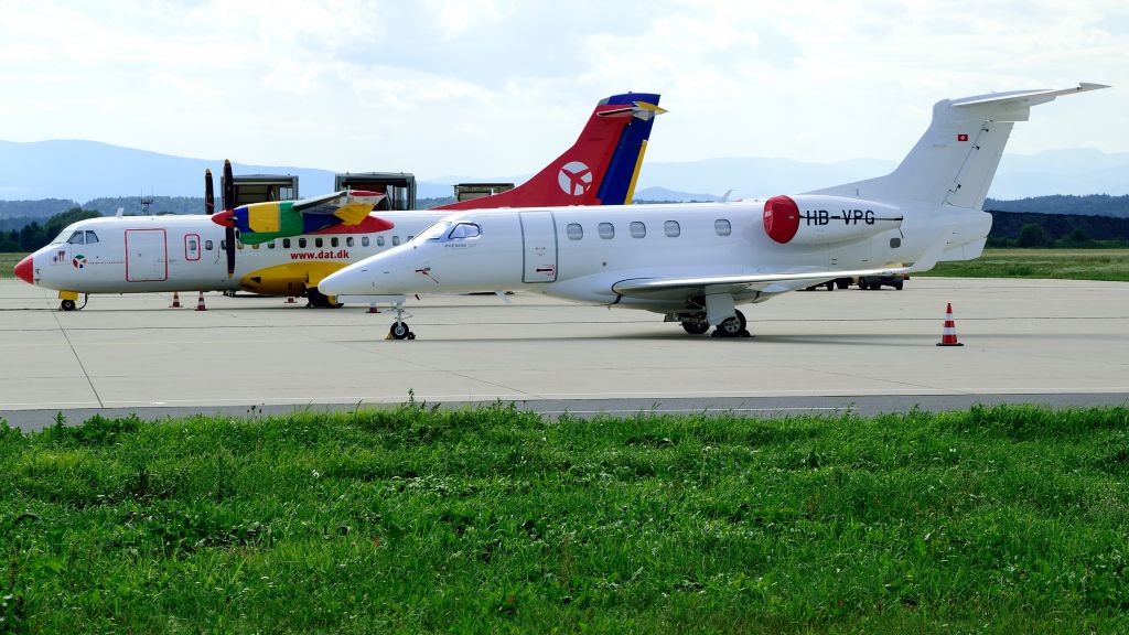 — — - HB-VPG  -  EMB-505 Phenom 300   -  july 08, 2017   -  Graz/Austria