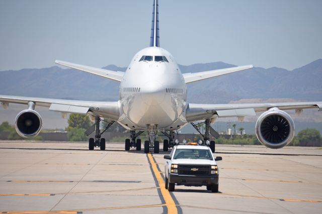 Boeing 747-400 (N787RR) - 07/16/2016 Landing at Tucson AZ