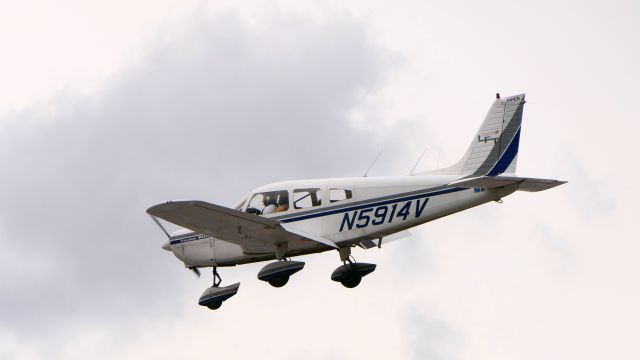 Piper Cherokee (N5914V)
